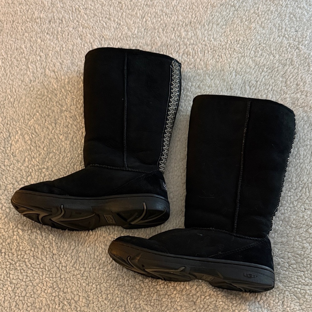 Uggs - image 1